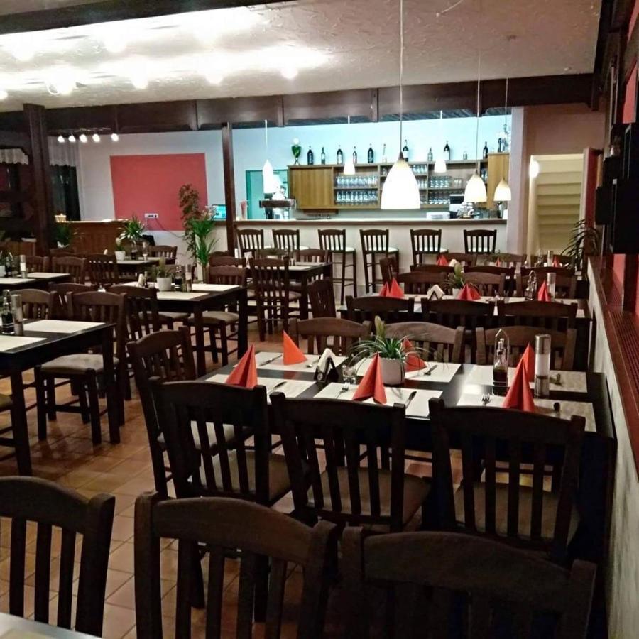 Restaurant El Greco Hostel Gundelfingen an der Donau Exterior photo